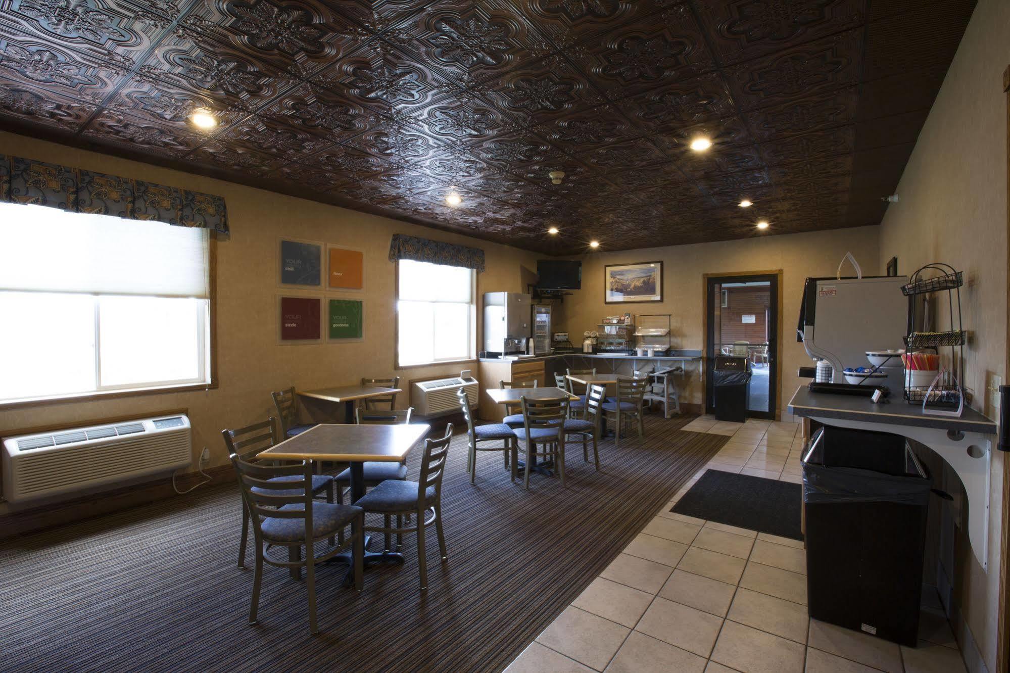 Miles City Hotel Экстерьер фото