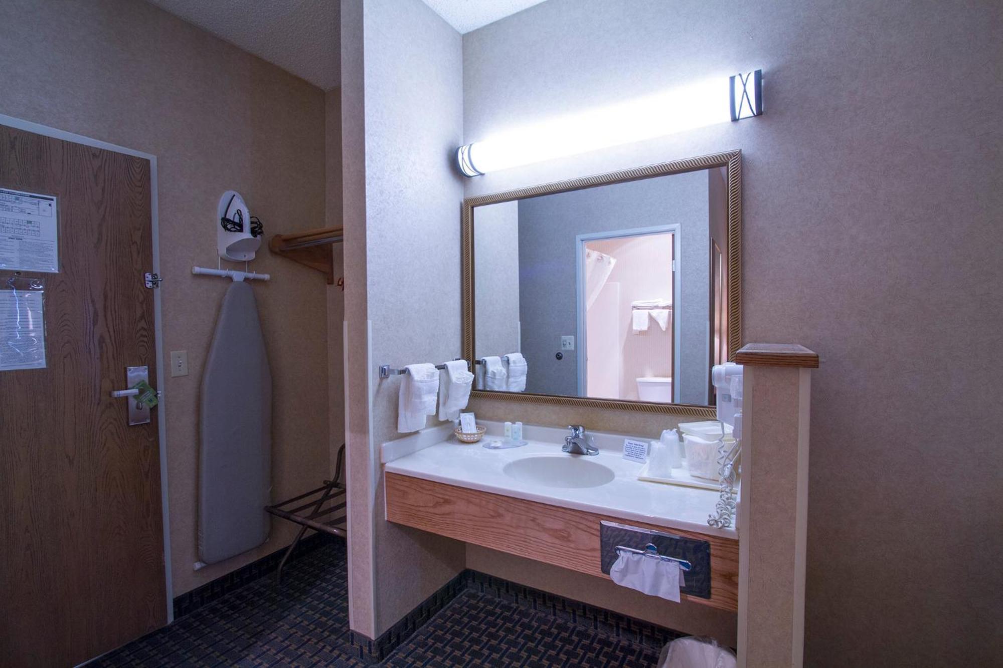 Miles City Hotel Экстерьер фото