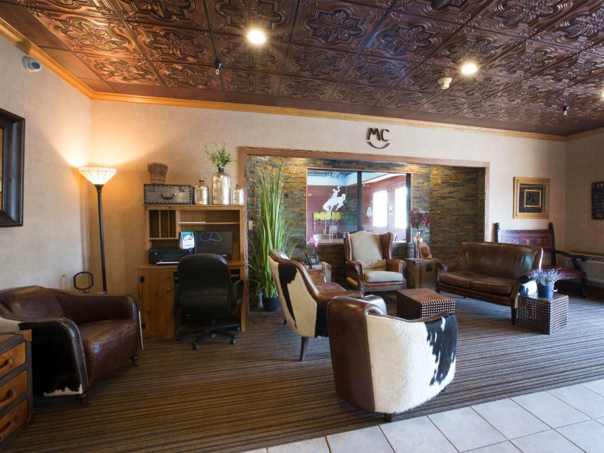 Miles City Hotel Экстерьер фото